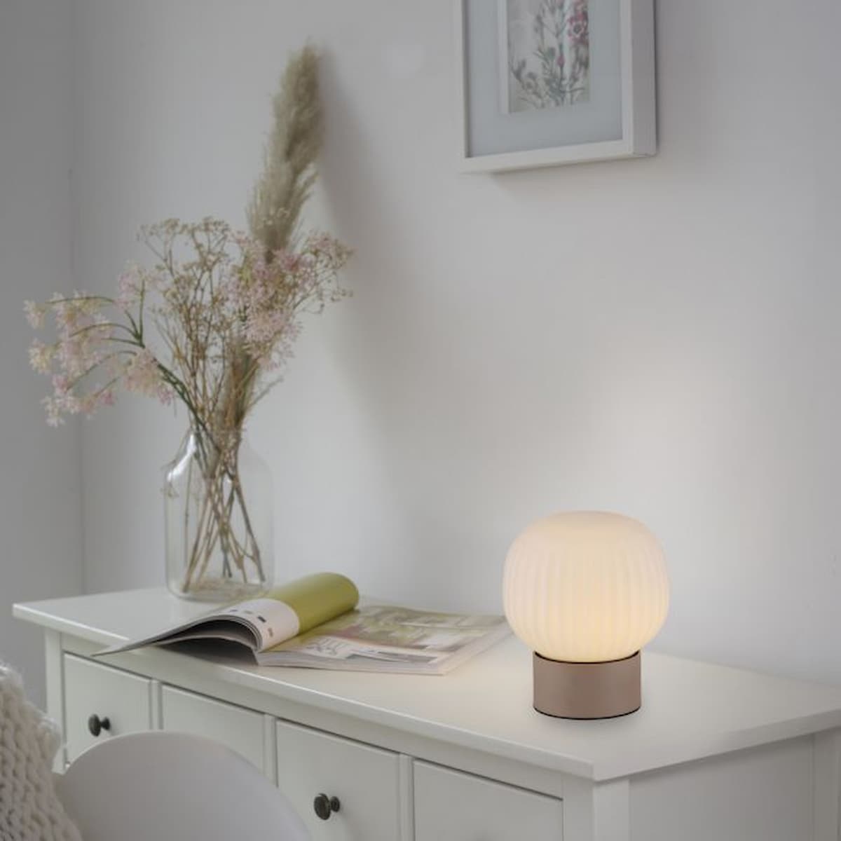 LED table lamp NAMI, sand-coloured, touch dimmer, memory function, fluted opal glass-15175-39