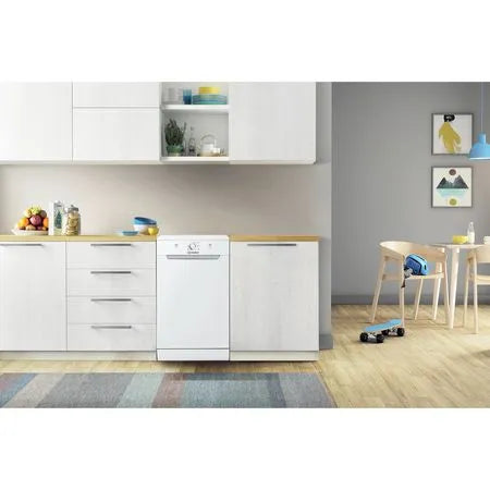 Indesit Slimline Freestanding Dishwasher White | DF9E1B10UK