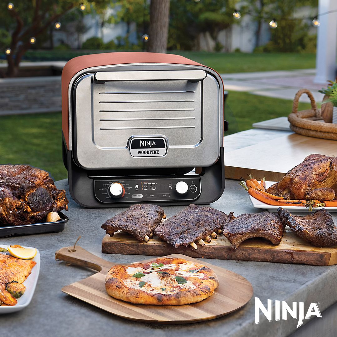 Ninja Woodfire Electric Outdoor Oven, Artisan Pizza Maker and BBQ Smoker | OO101UK