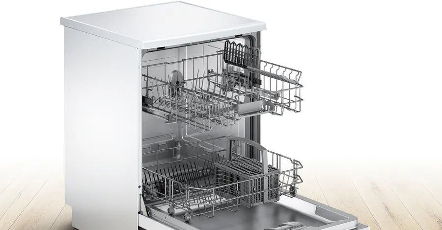 Bosch Series 2 free-standing dishwasher 60cm White  SMS26AW08G