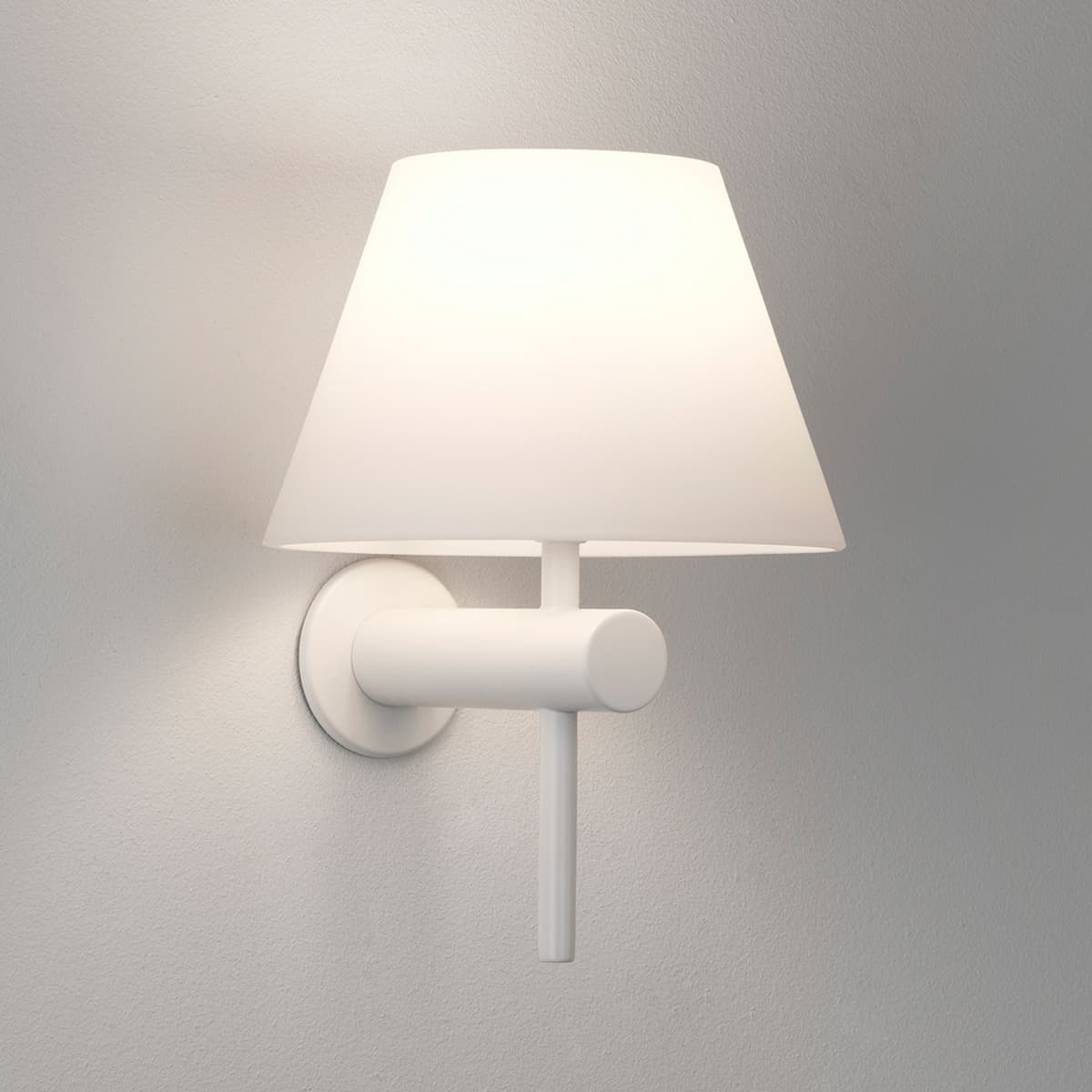 Astro Roma bathroom wall light in Matt white - 1050008