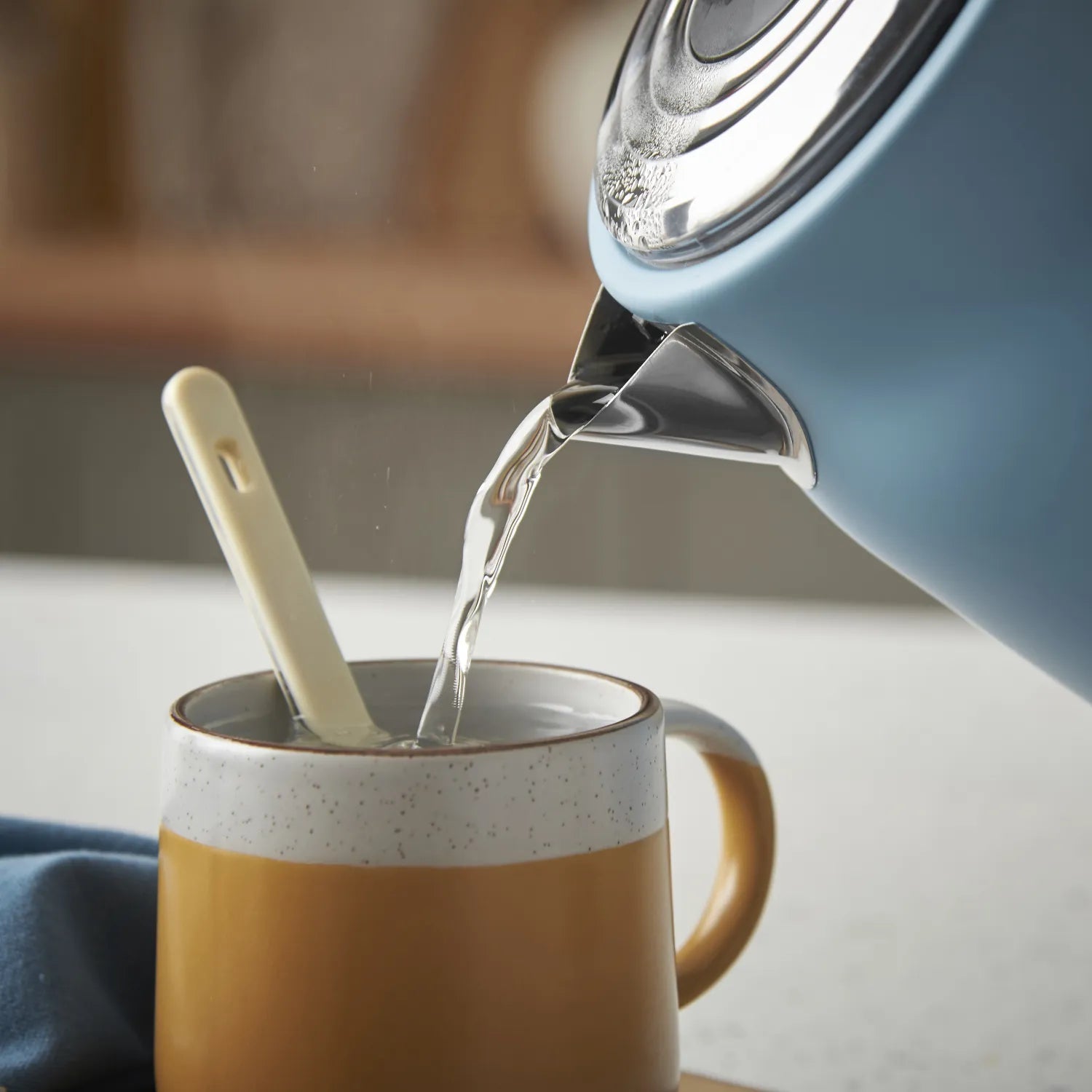 Russell Hobbs Hanley Jasmine Kettle Blue | 28641