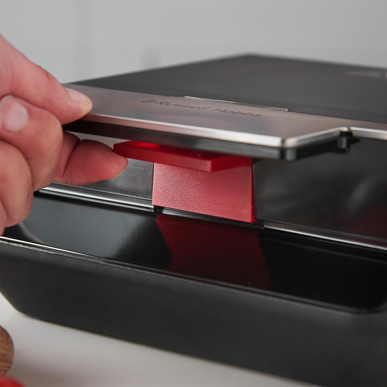Russell Hobbs Creations Easy Clean Sandwich Maker Black | 26800