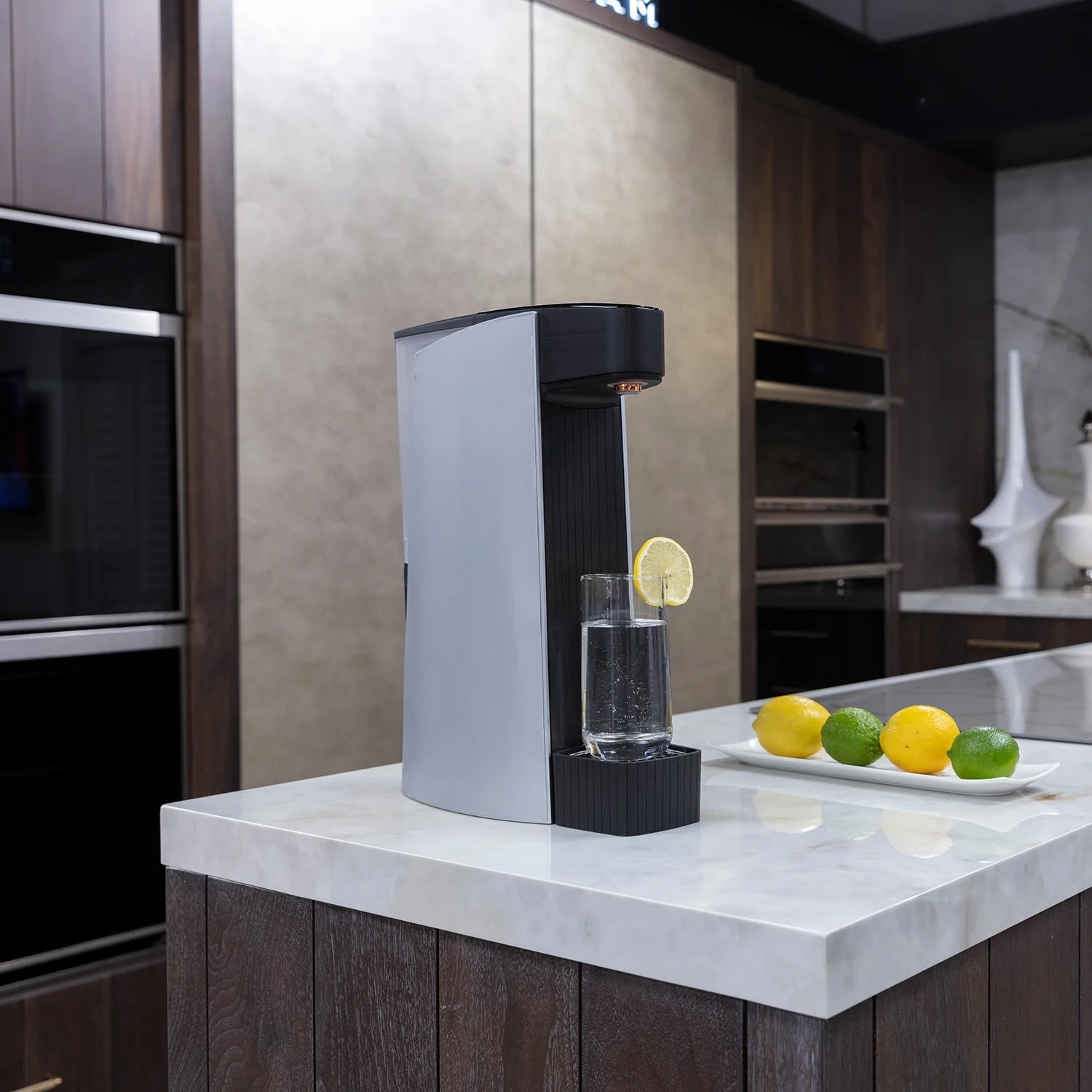 Carbon8 One Touch Sparkling Water Maker 2L Silver | C8-01-AL