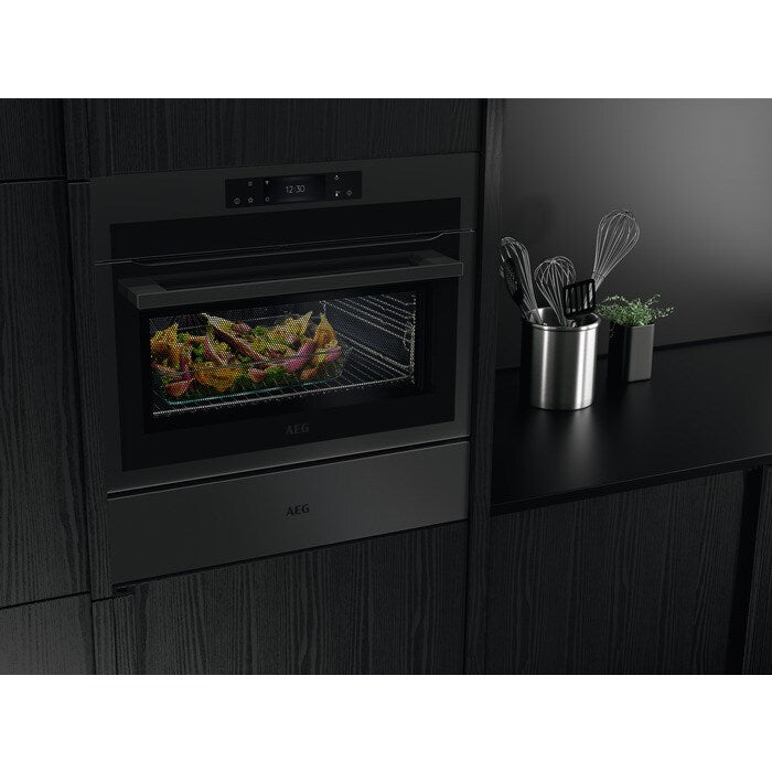AEG 8000 Series Combiquick Oven | KME768080T