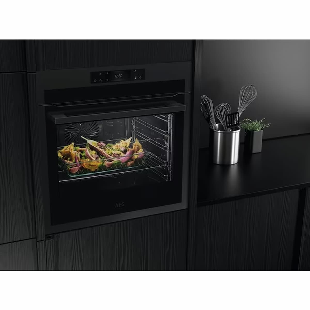 AEG 8000 AssistedCooking Integrated Oven- BPE748380T