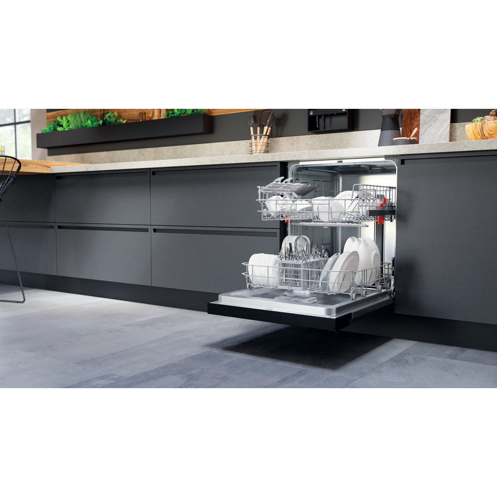 Hotpoint Dishwasher Semi-Integrated Black | H3BL626BUK