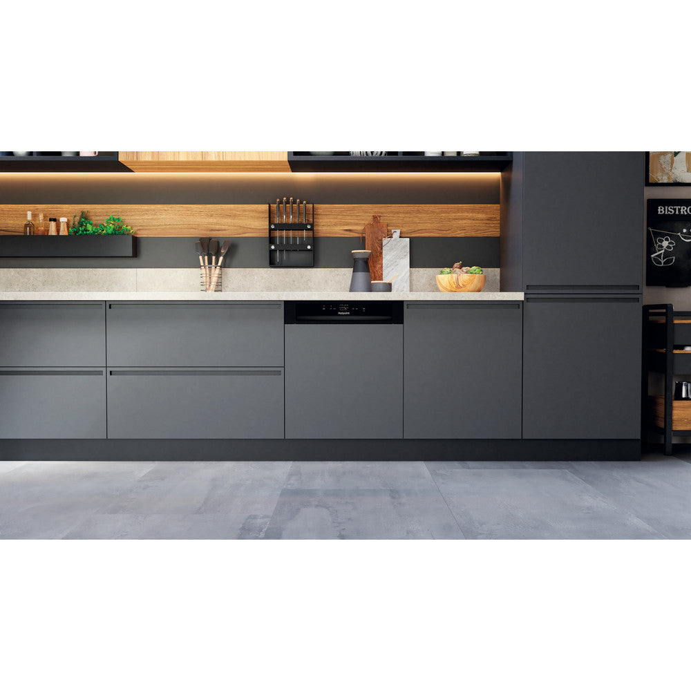 Hotpoint Dishwasher Semi-Integrated Black | H3BL626BUK