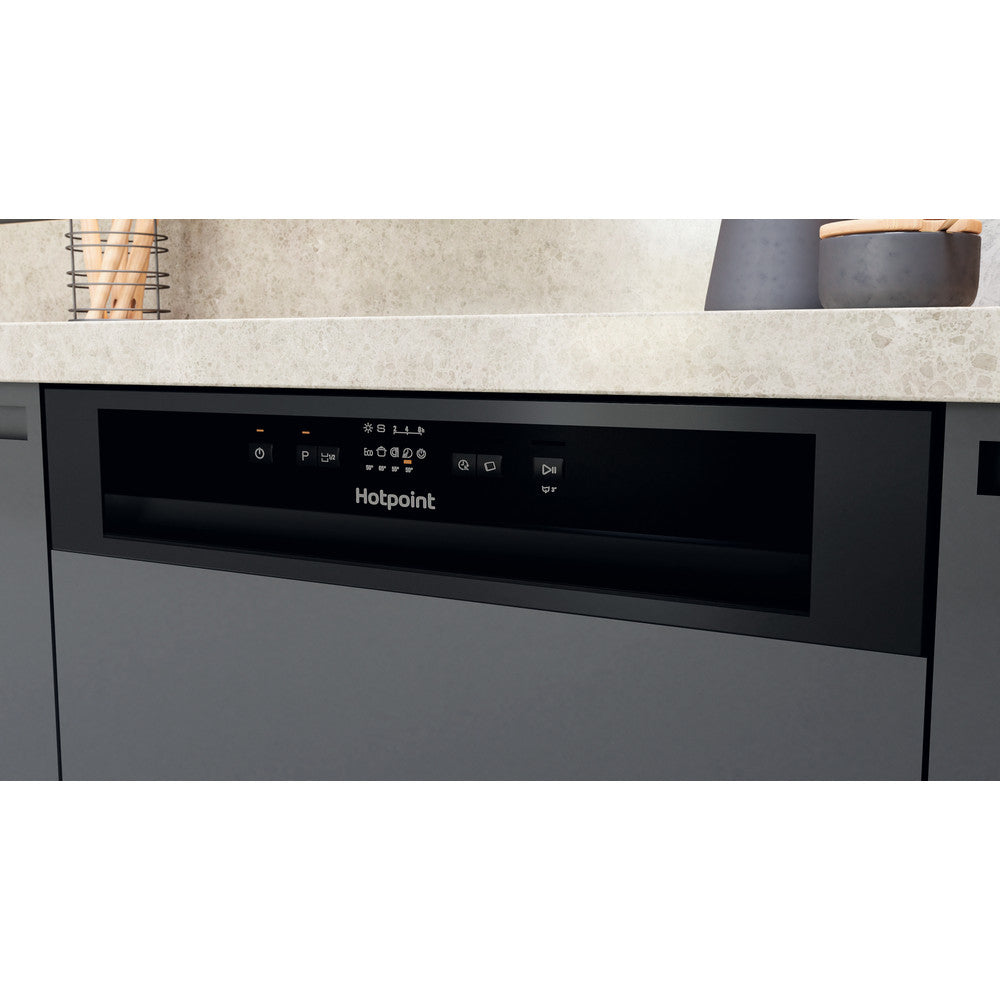 Hotpoint Dishwasher Semi-Integrated Black | H3BL626BUK