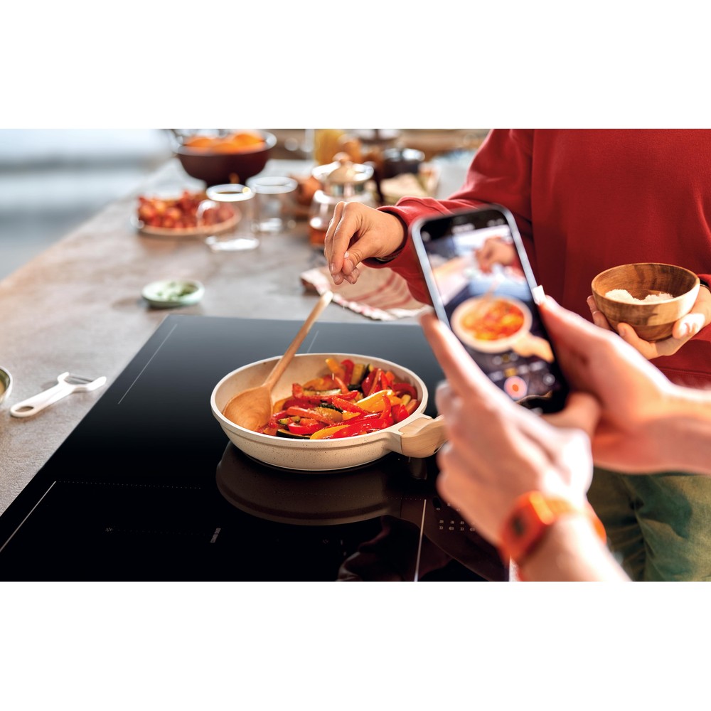 Hotpoint 77cm Induction Hob With My Menu | TB3977BBF