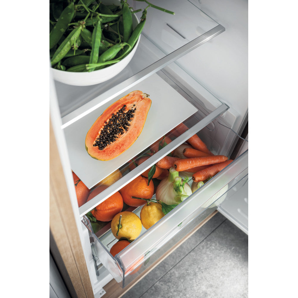 Hotpoint Integrated Tall Fridge l HSZ18011UK