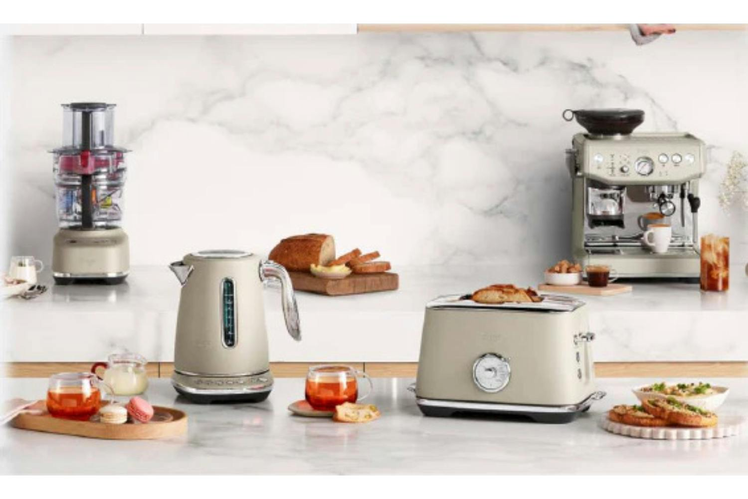 Sage The Toast Select™ Luxe Toaster Almond Nougat | STA735ALM4GUK1