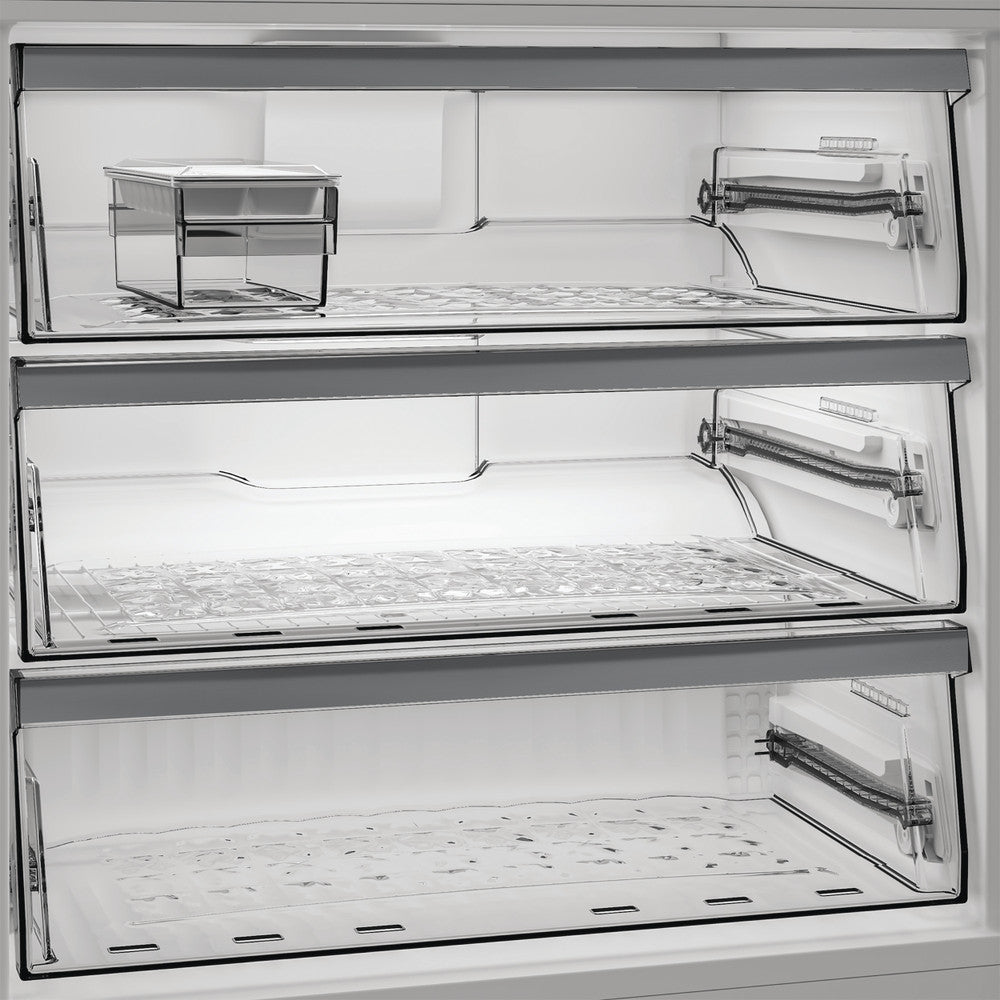 Whirlpool 70/30 No Frost American Fridge Freezer Pearl Inox | WHK26613X5UK