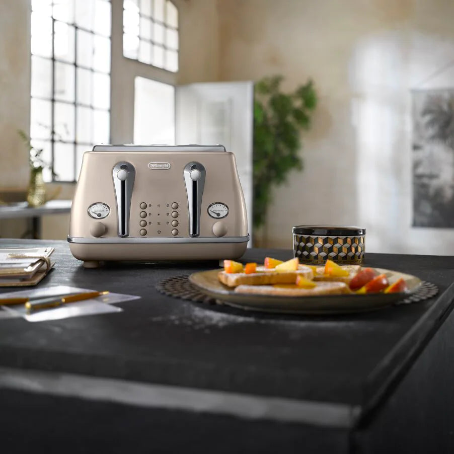 DeLonghi, Icona, 4-Slice Toaster, Beige, CTOT4003BG - Peter Murphy Lighting & Electrical Ltd