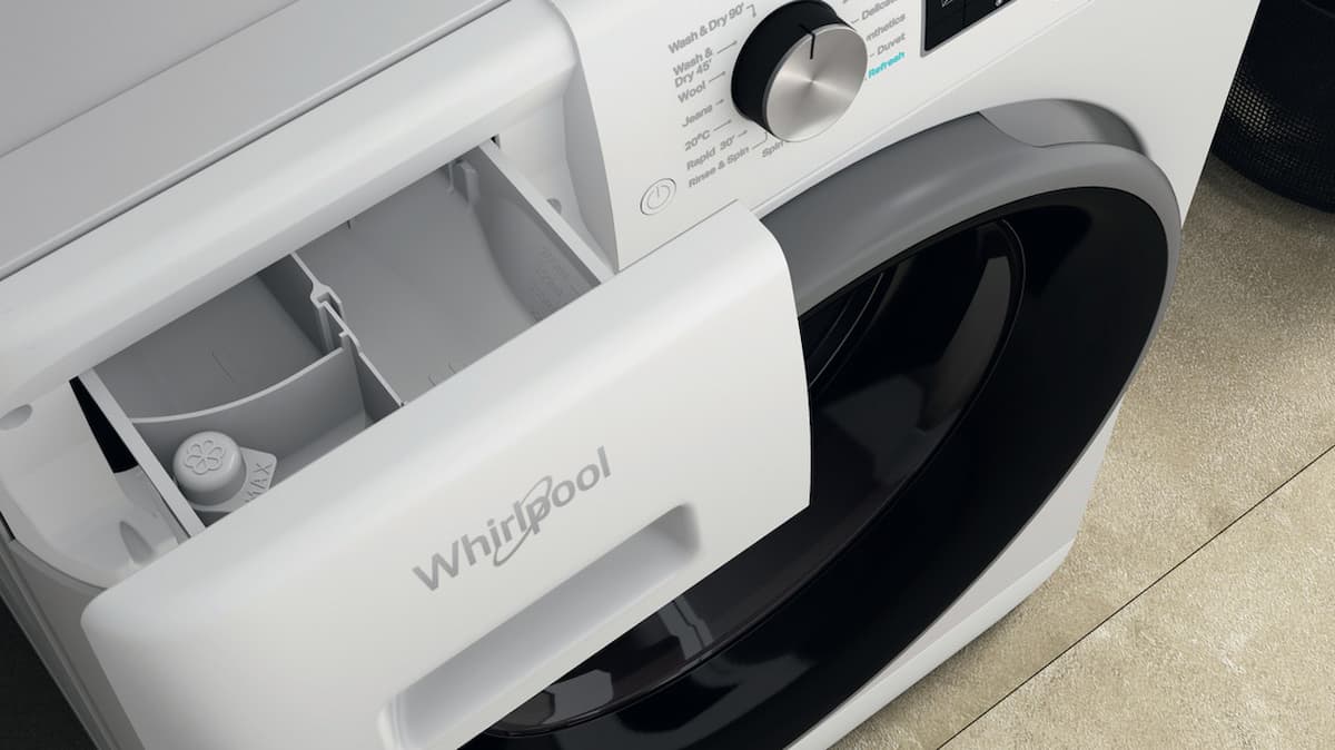 Whirlpool freestanding washer dryer: 11,0kg - FFWDD 1174269 BSV UK